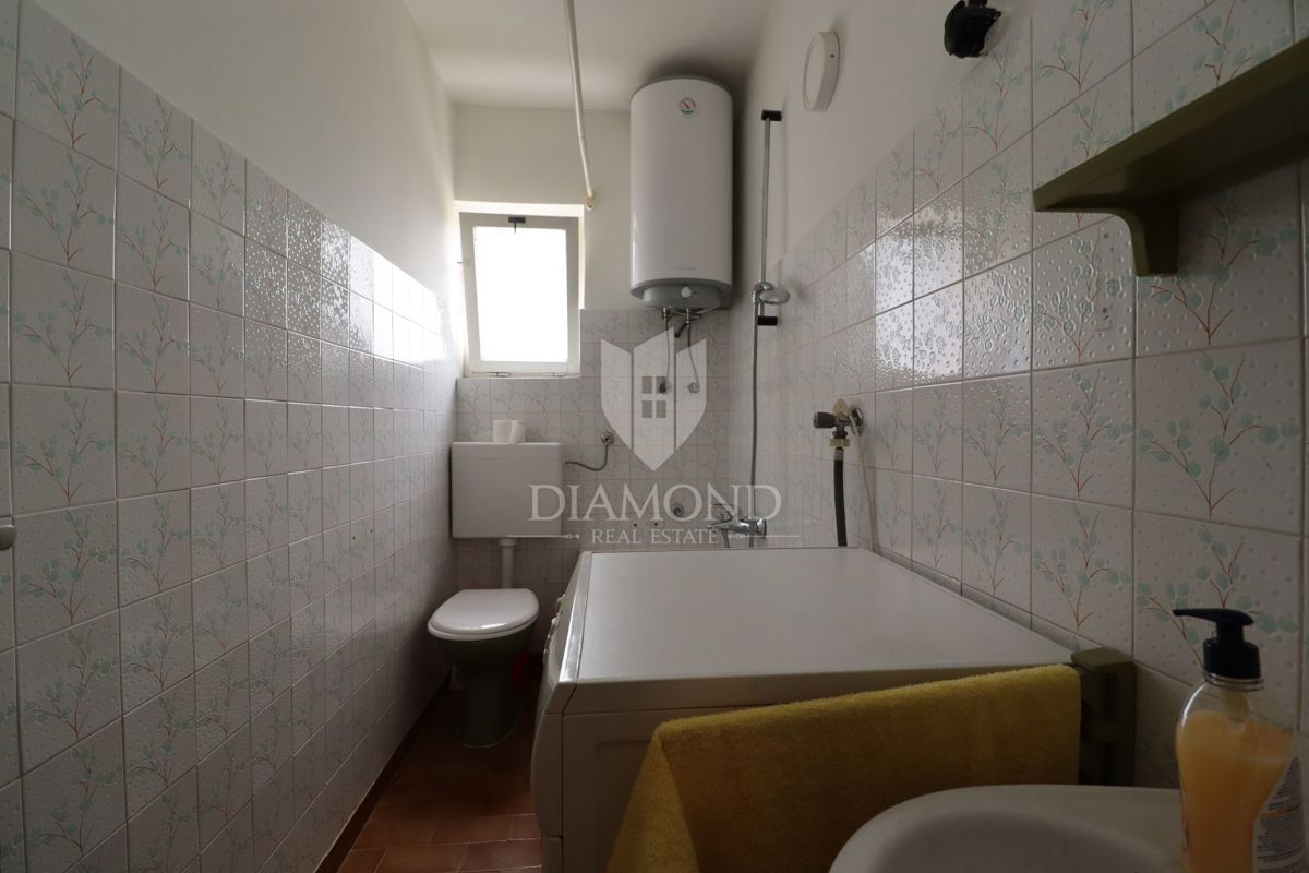 Appartamento da ristrutturare, ottima posizione, balcone