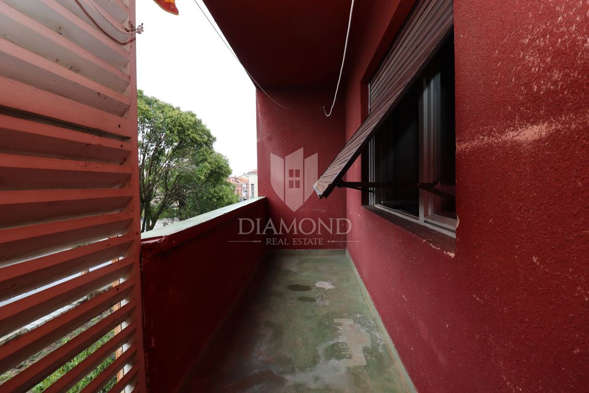 Appartamento da ristrutturare, ottima posizione, balcone