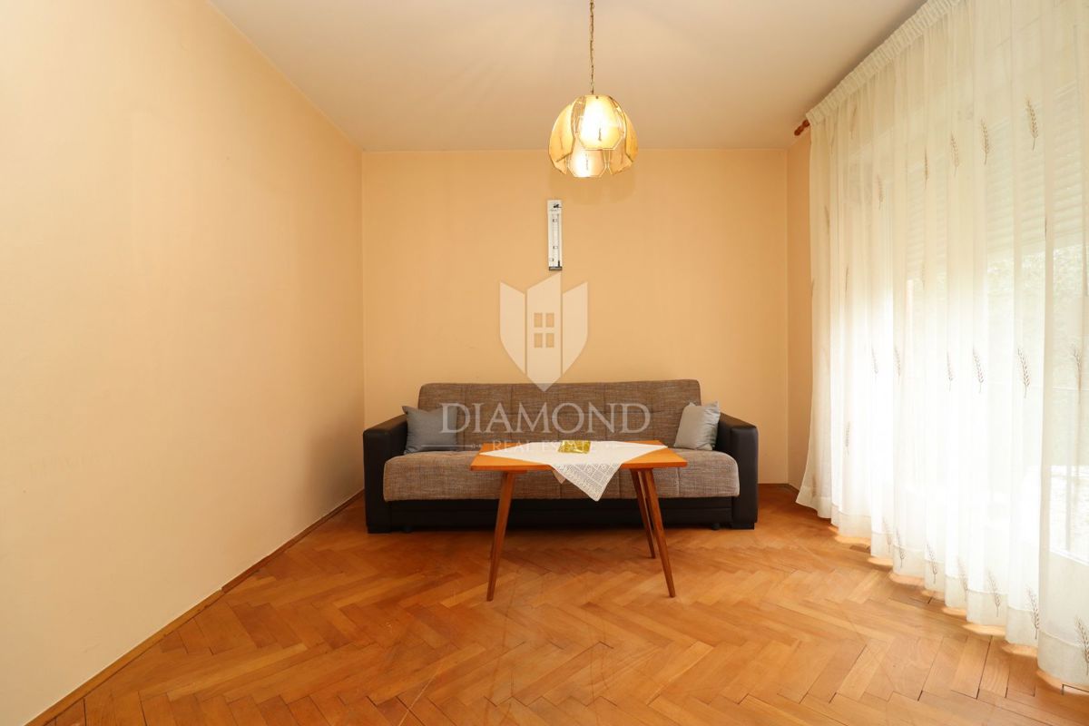 Appartamento da ristrutturare, ottima posizione, balcone