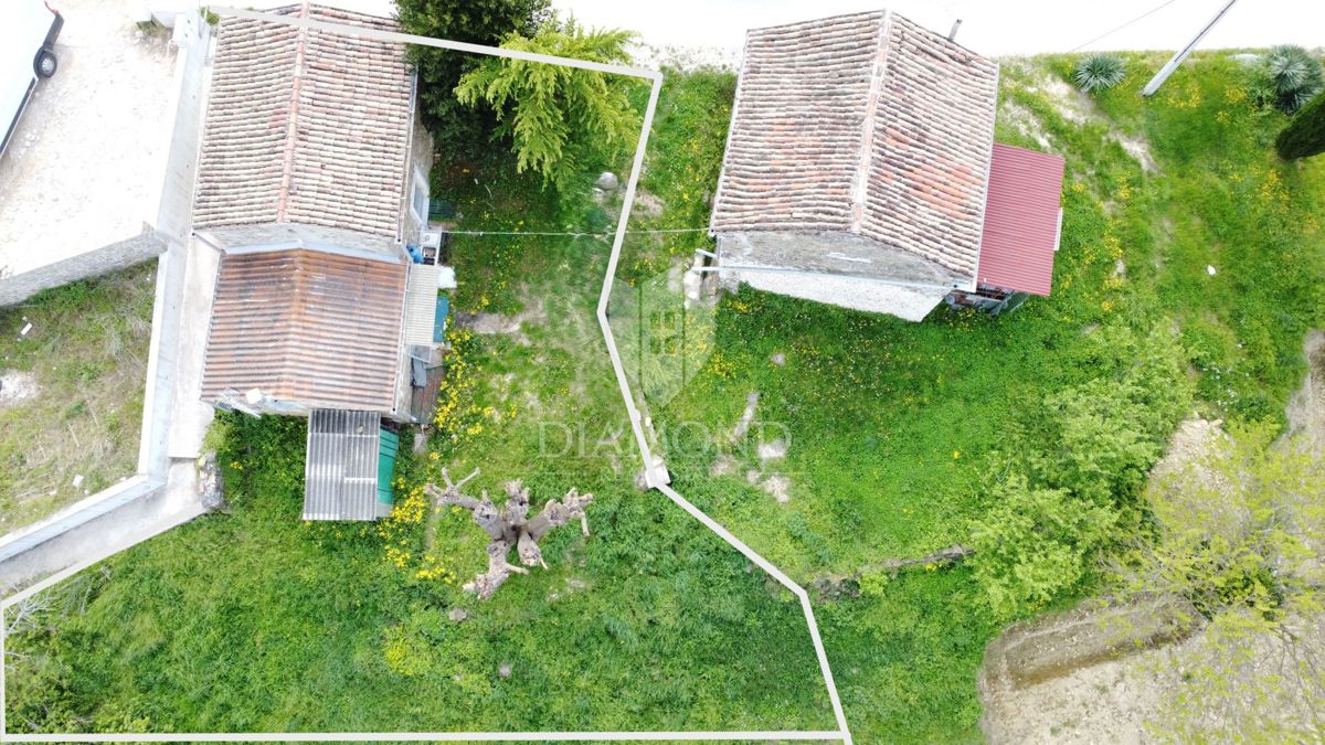 Momiano – Casa in pietra con progetto di ristrutturazione di lusso