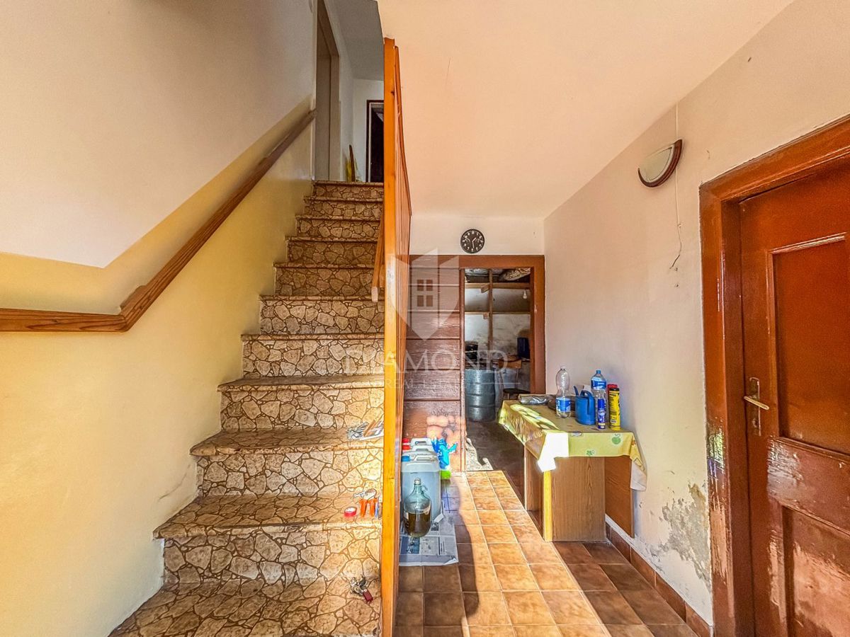 Umago, dintorni - casa autentica con giardino!