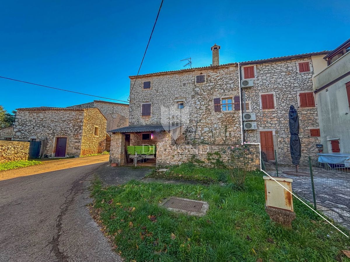 Umago, dintorni - casa autentica con giardino!