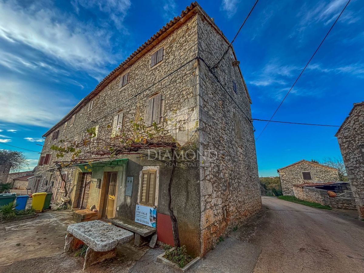 Umago, dintorni - casa autentica con giardino!