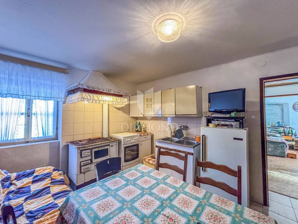 Umago, dintorni - casa autentica con giardino!