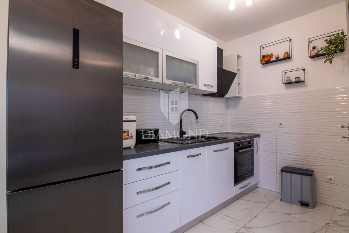 Krk, appartamento con due camere da letto al primo piano, vicino alla spiaggia