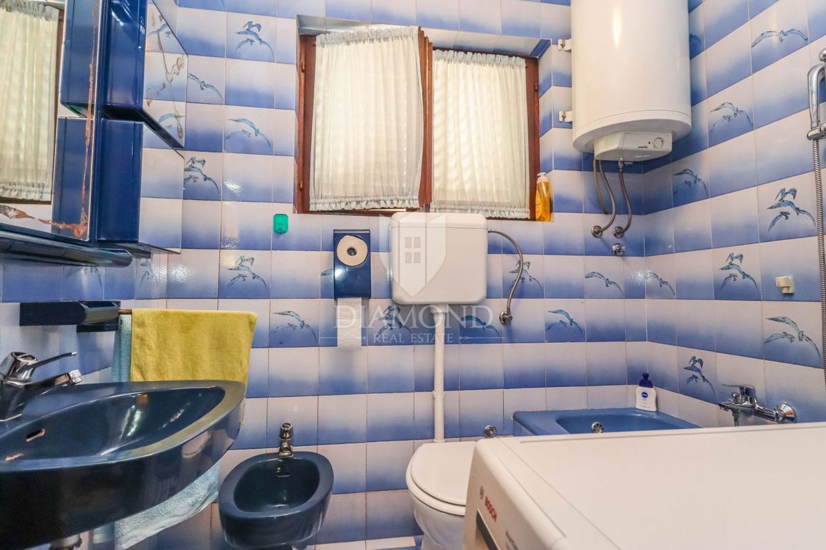 Pola, casa con due appartamenti e garage in una strada tranquilla!