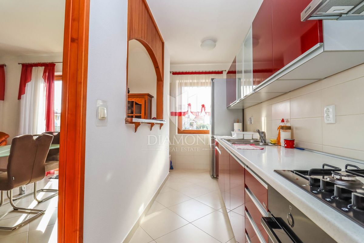 Pola, casa con due appartamenti e garage in una strada tranquilla!