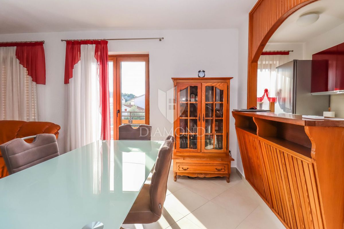 Pola, casa con due appartamenti e garage in una strada tranquilla!