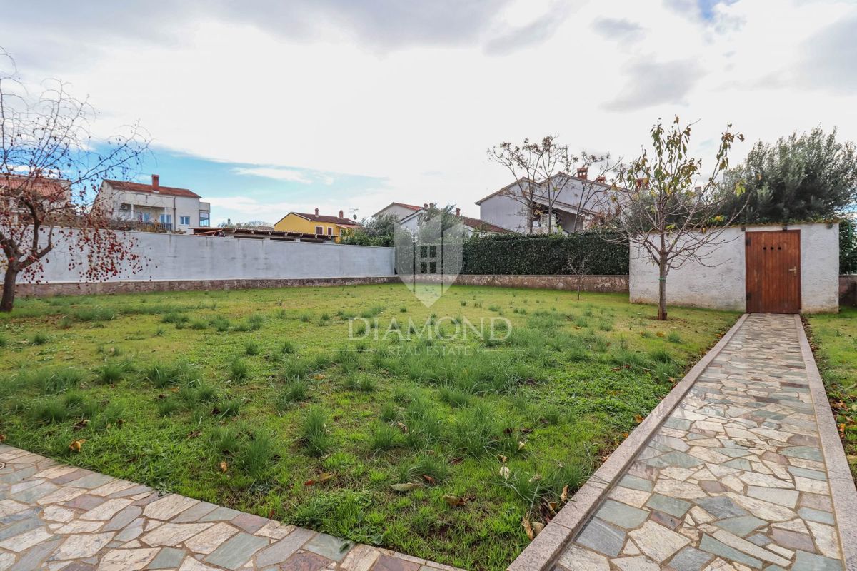 Pola, casa con due appartamenti e garage in una strada tranquilla!