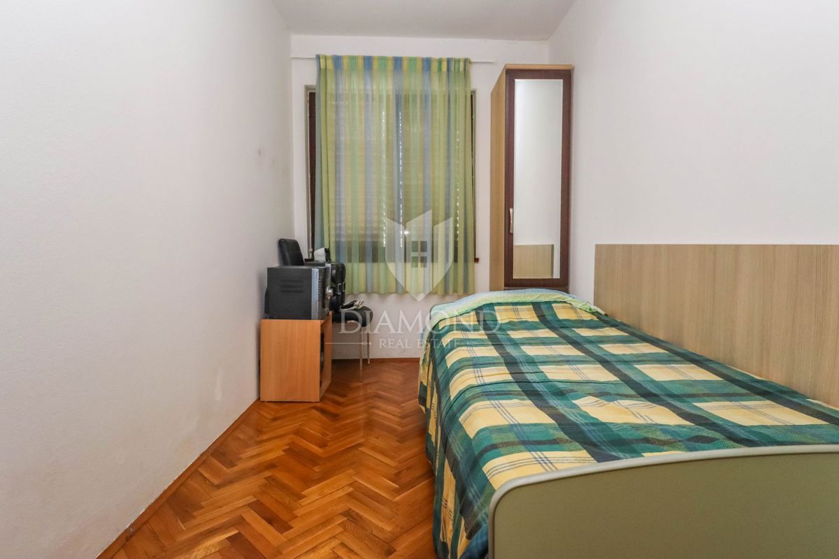 Pola, casa con due appartamenti e garage in una strada tranquilla!