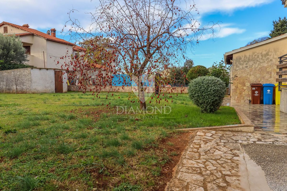 Pola, casa con due appartamenti e garage in una strada tranquilla!