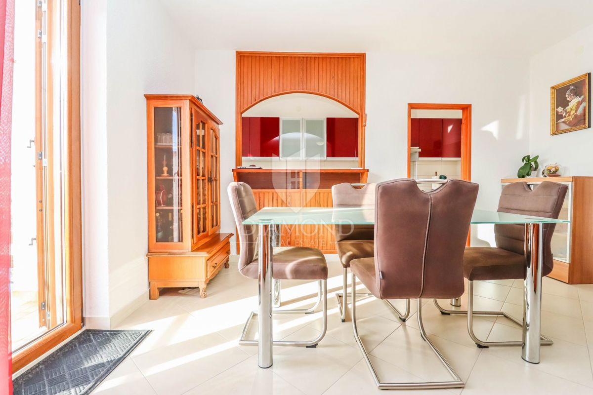 Pola, casa con due appartamenti e garage in una strada tranquilla!