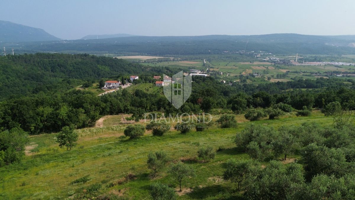 Istria, terreno isolato con permesso di costruire valido