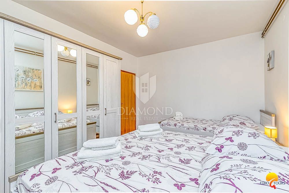 Casa con piscina nei dintorni di Pola, 2 unità abitative + garage + taverna