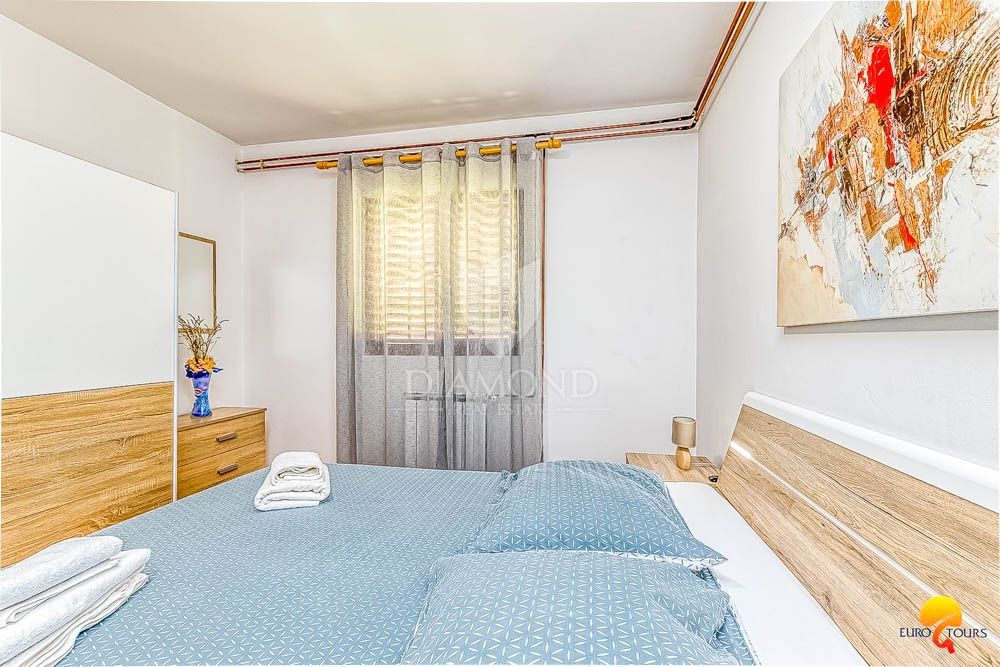 Casa con piscina nei dintorni di Pola, 2 unità abitative + garage + taverna