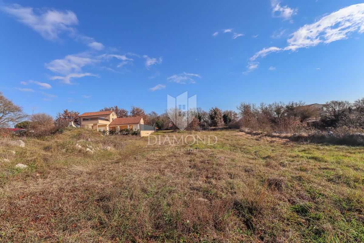 Terreno edificabile vicino a Rovigno!