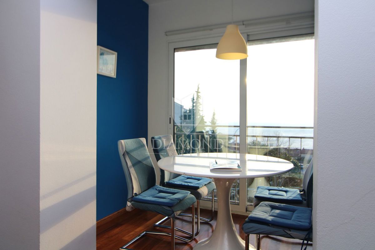RIJEKA, KOSTRENA - Appartamento con splendida vista mare, 2 camere da letto + soggiorno