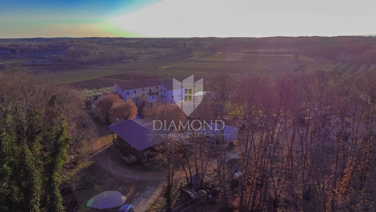 Umago, opportunità! Terreno con permesso di costruire!