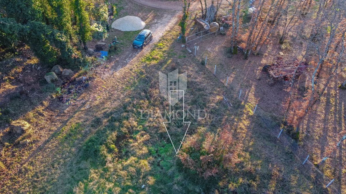 Umago, opportunità! Terreno con permesso di costruire!