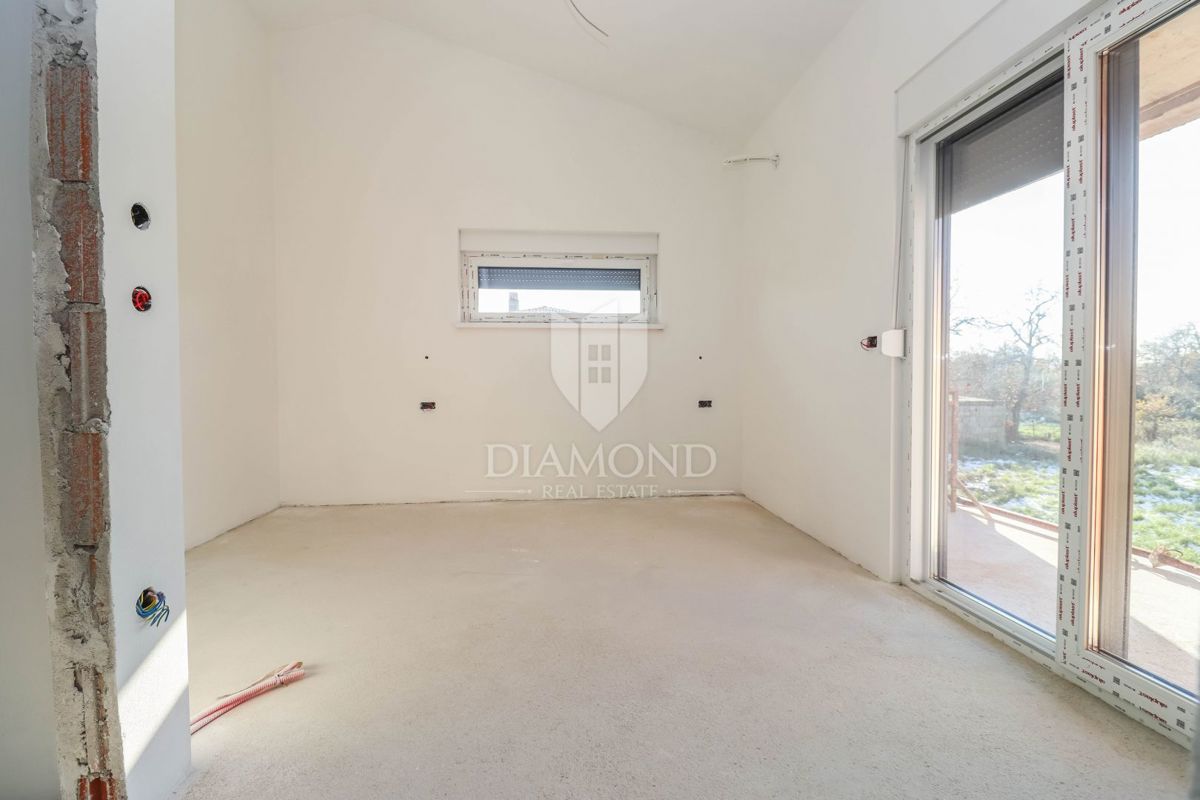 Ližnjan, appartamento duplex con giardino, a 1 km dal mare!