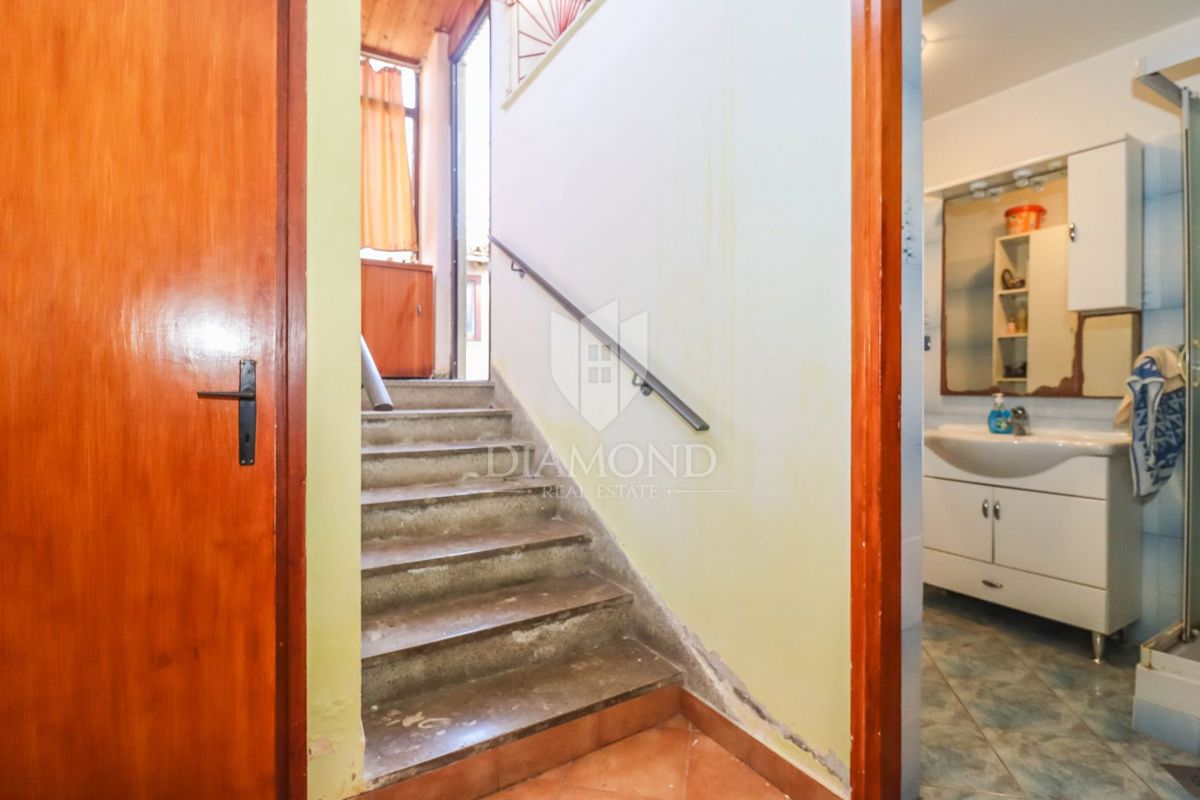 Centro di Pola: casa con cortile privato