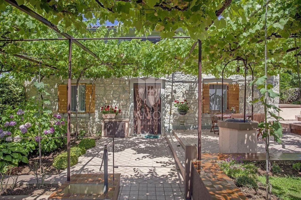 ESCLUSIVO! Casa in pietra con vista mare, Labin, dintorni