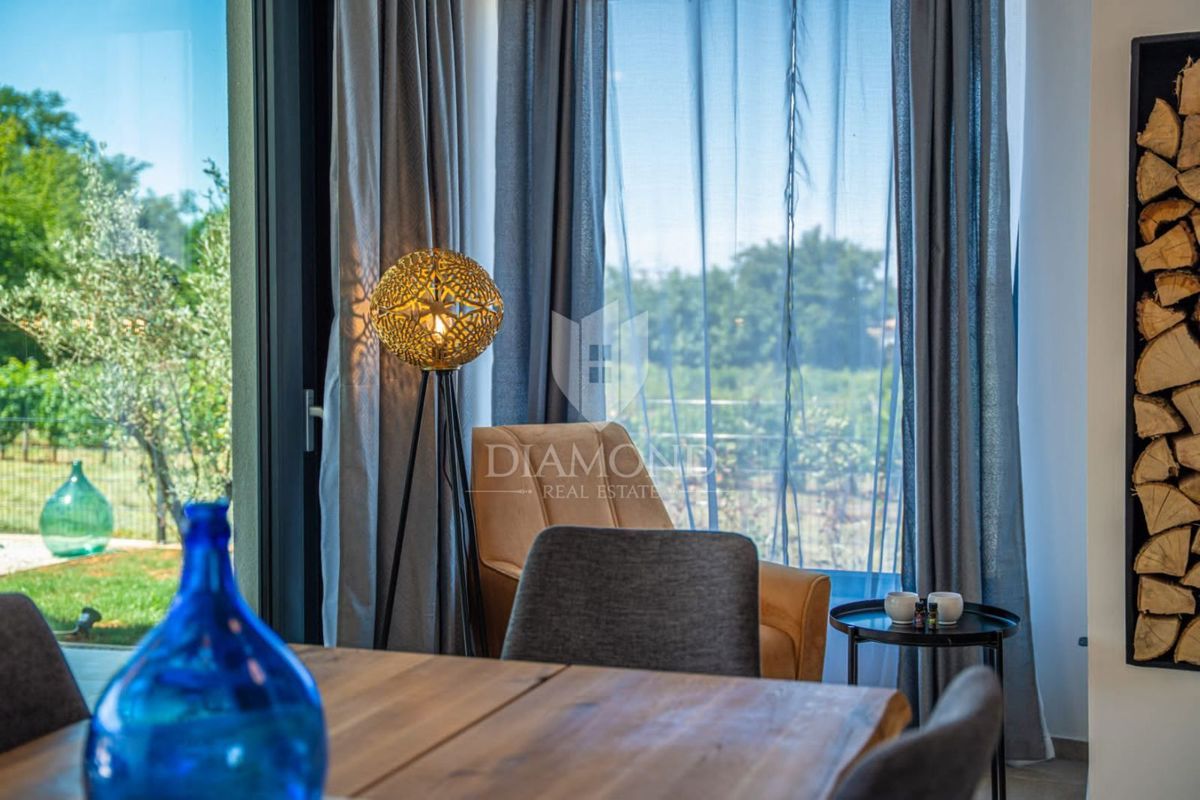 Nuova casa con piscina, zona di Labin