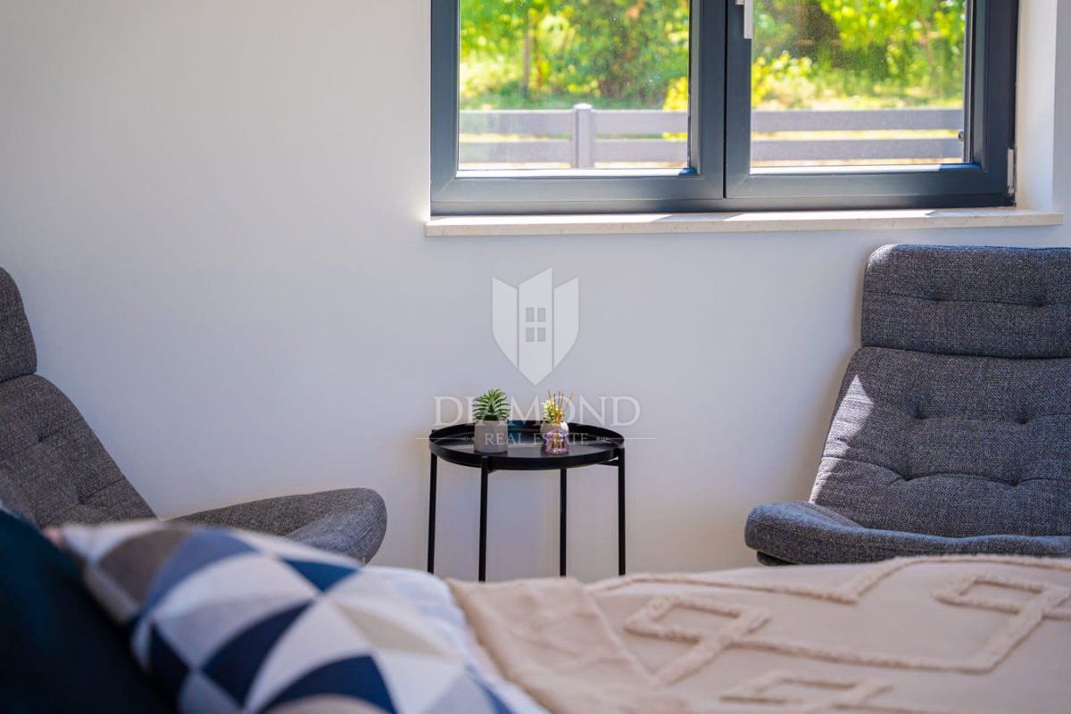 Nuova casa con piscina, zona di Labin