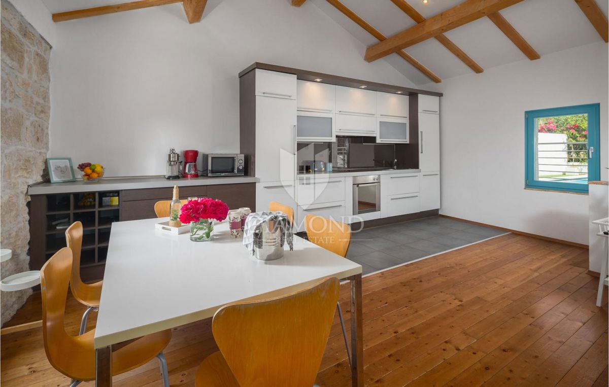 Buie, graziosa casetta con piscina vicino a Grisignana!