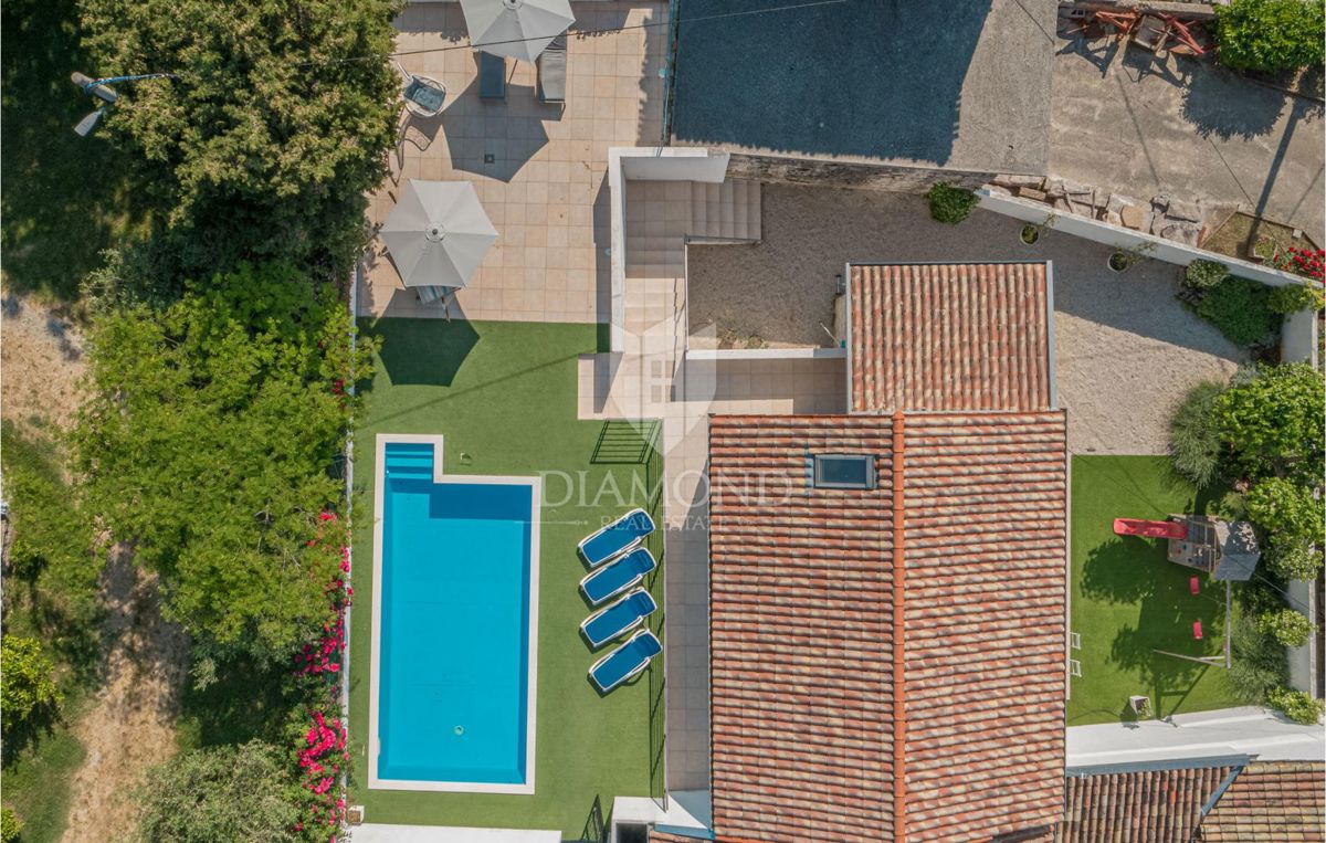 Buie, graziosa casetta con piscina vicino a Grisignana!