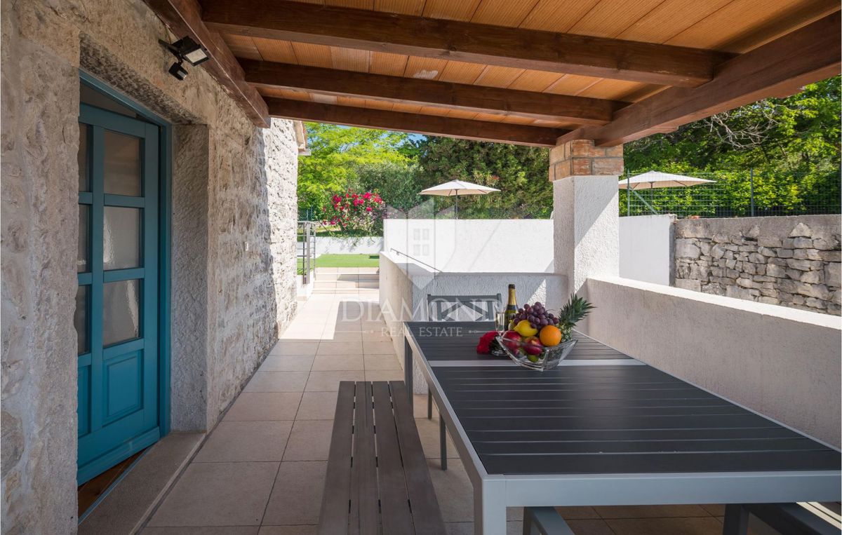 Buie, graziosa casetta con piscina vicino a Grisignana!