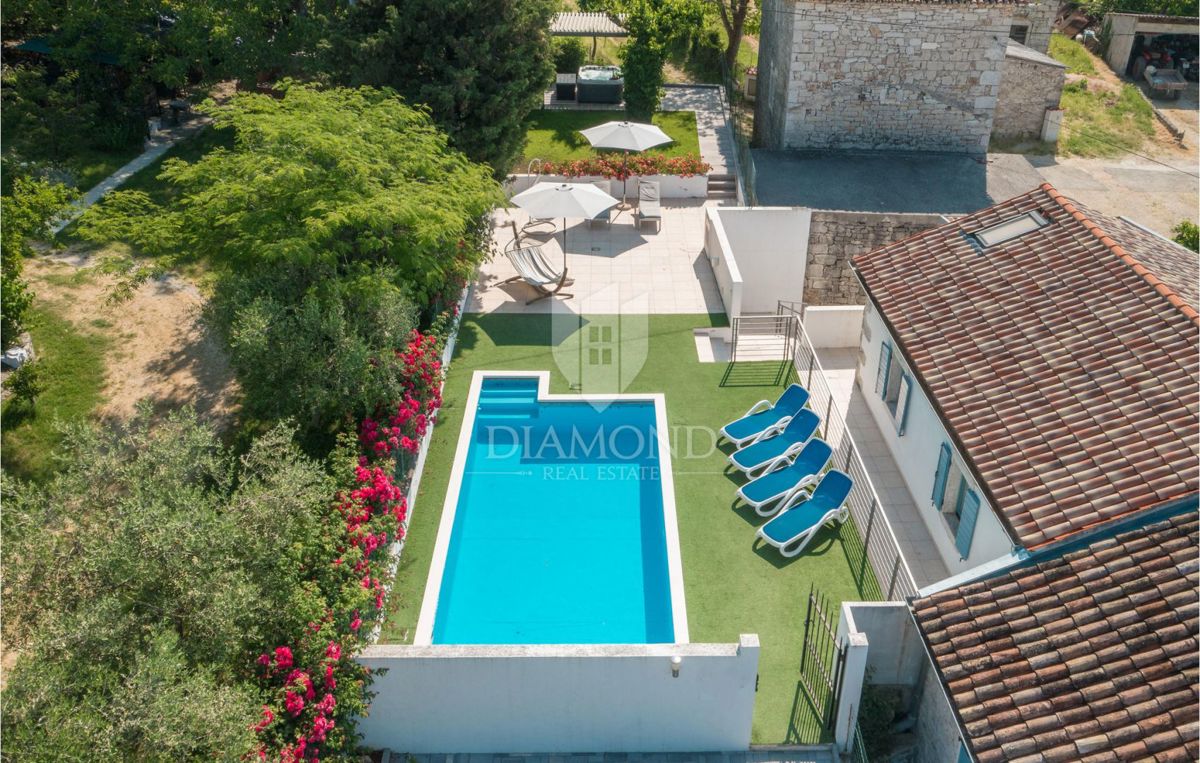 Buie, graziosa casetta con piscina vicino a Grisignana!