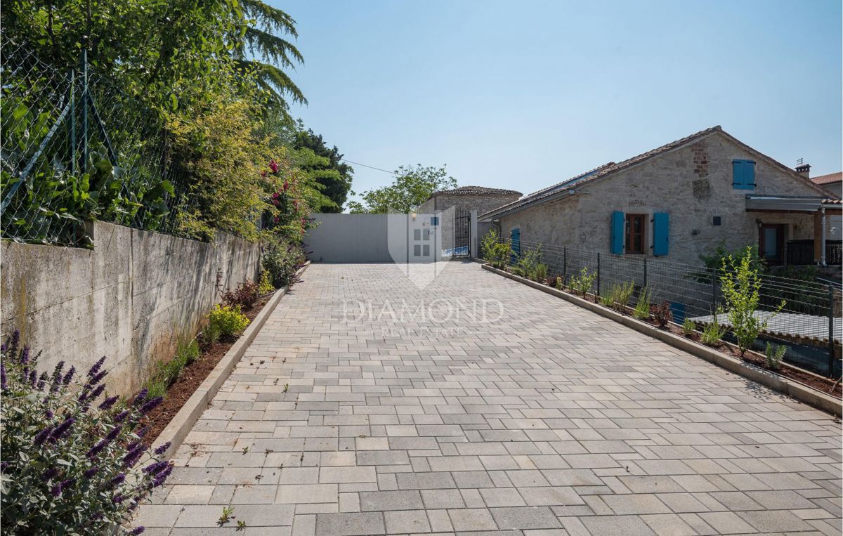 Buie, graziosa casetta con piscina vicino a Grisignana!