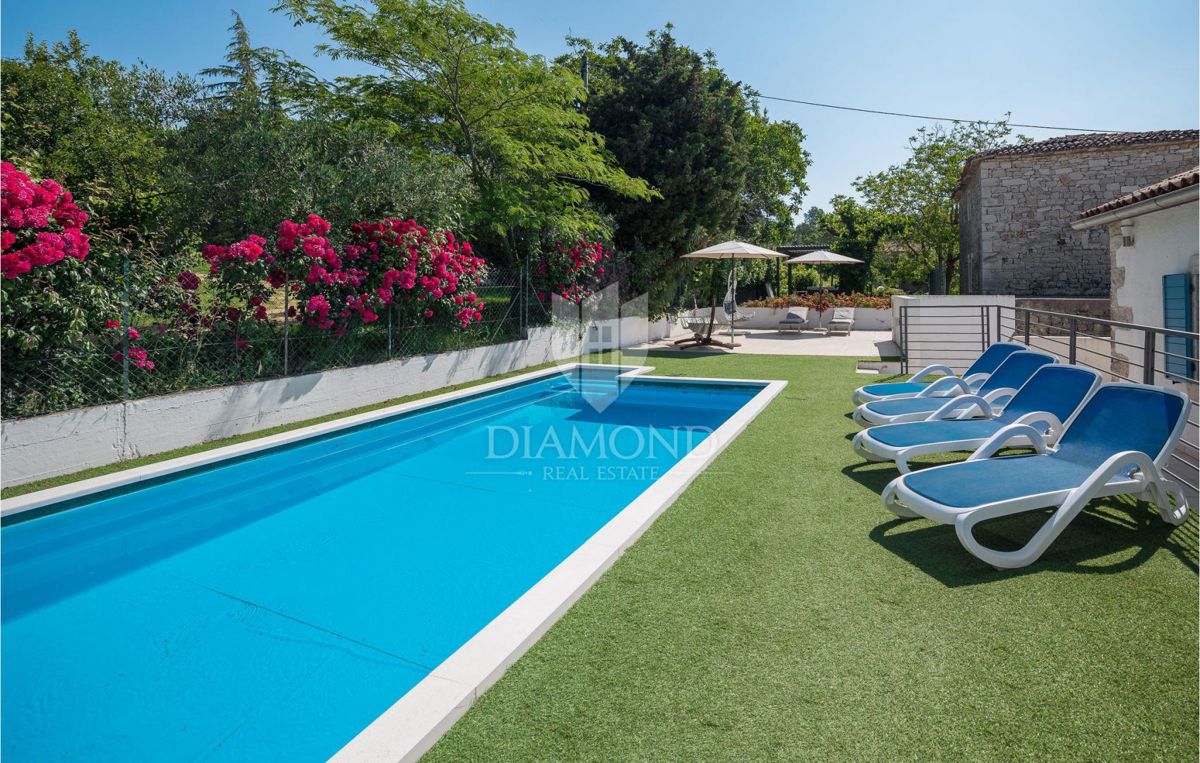 Buie, graziosa casetta con piscina vicino a Grisignana!