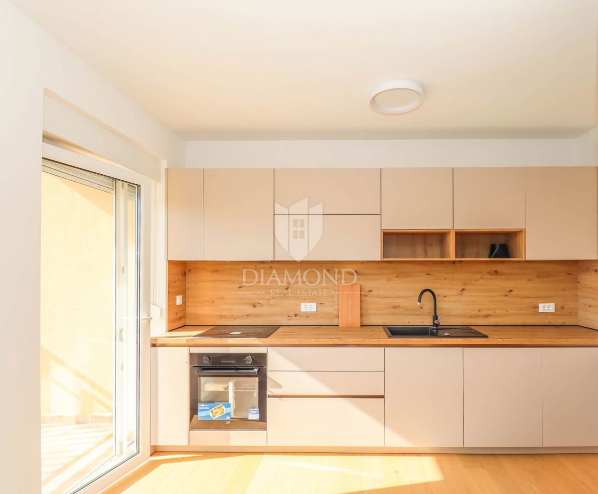 Rovigno! Bellissimo appartamento con 2 balconi!