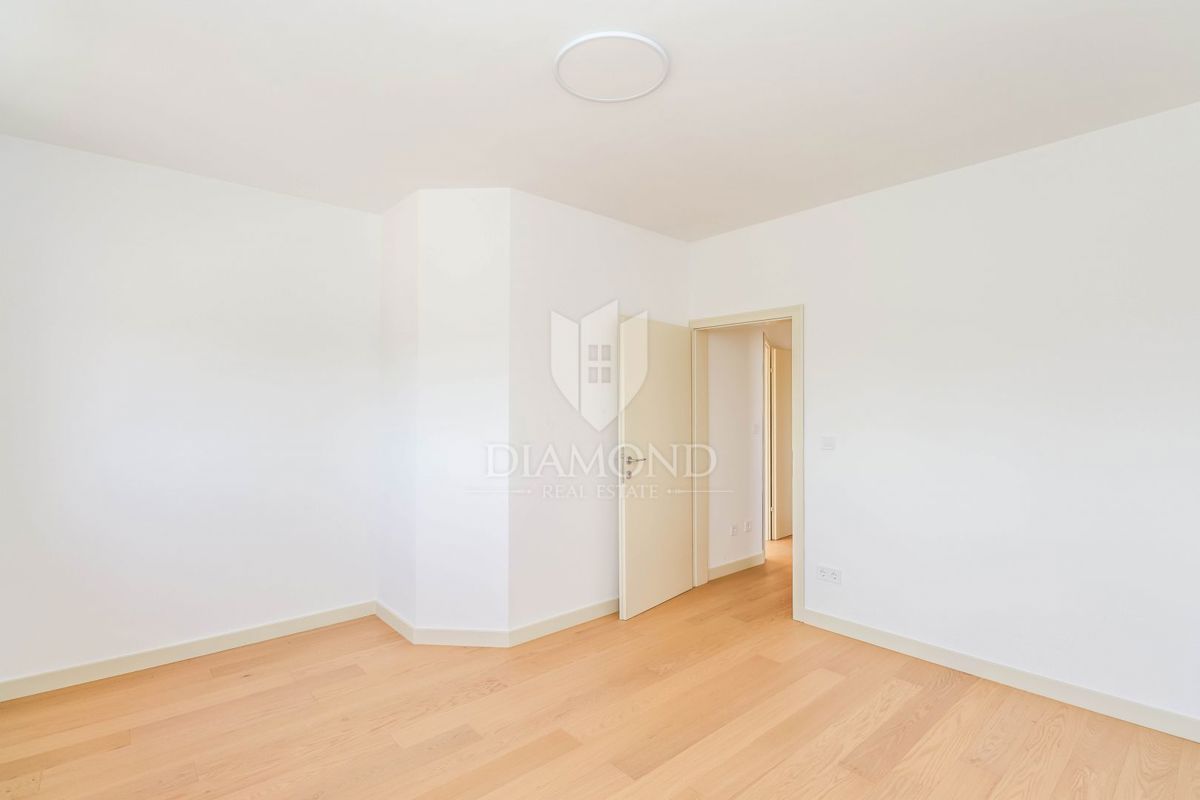 Rovigno! Bellissimo appartamento con 2 balconi!