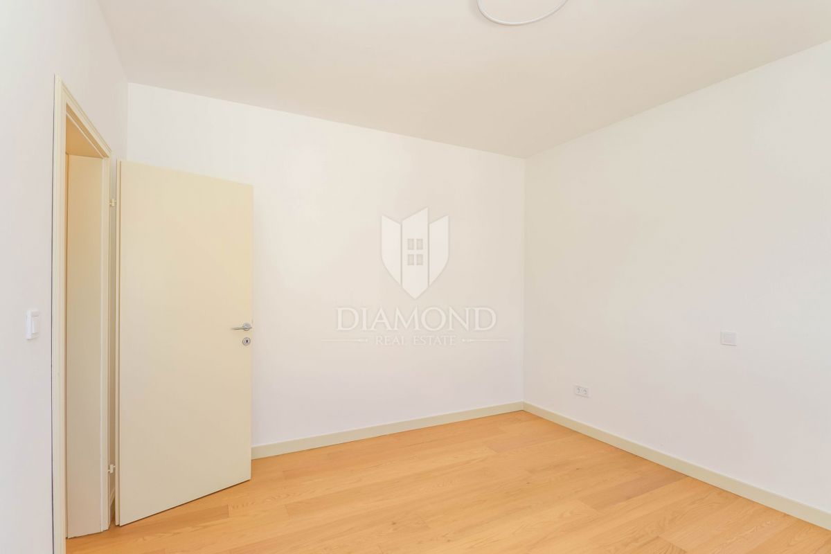 Rovigno! Bellissimo appartamento con 2 balconi!