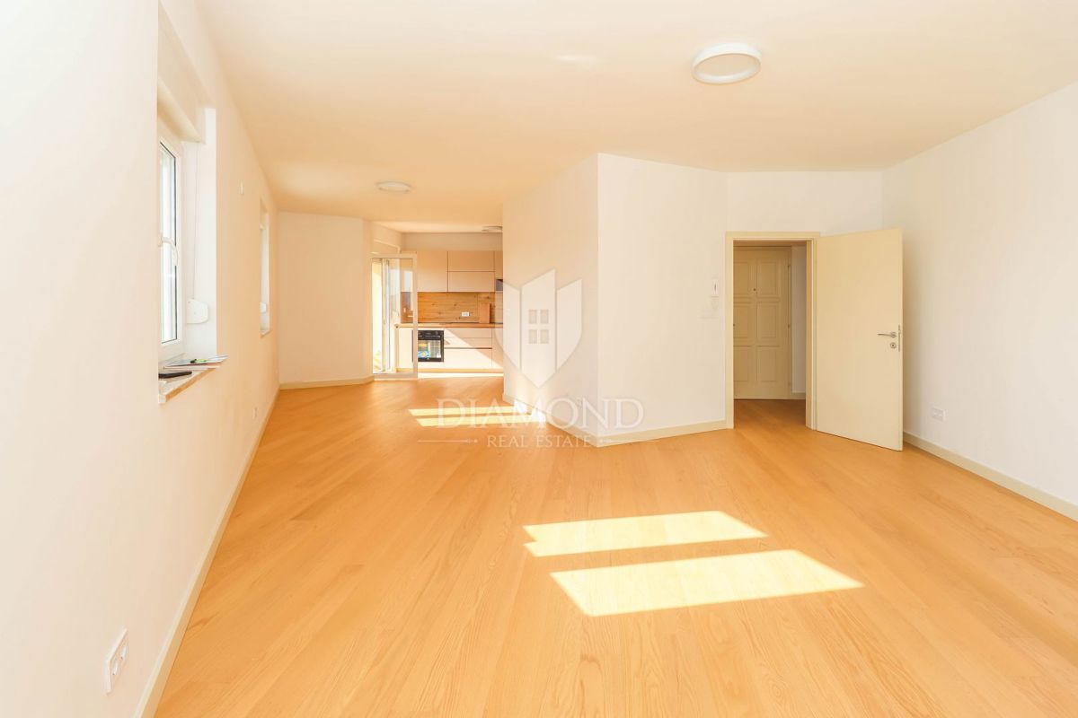 Rovigno! Bellissimo appartamento con 2 balconi!