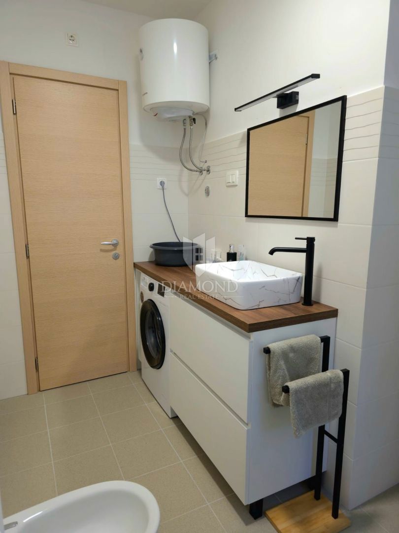 Brseč, casa bifamiliare, ristrutturata