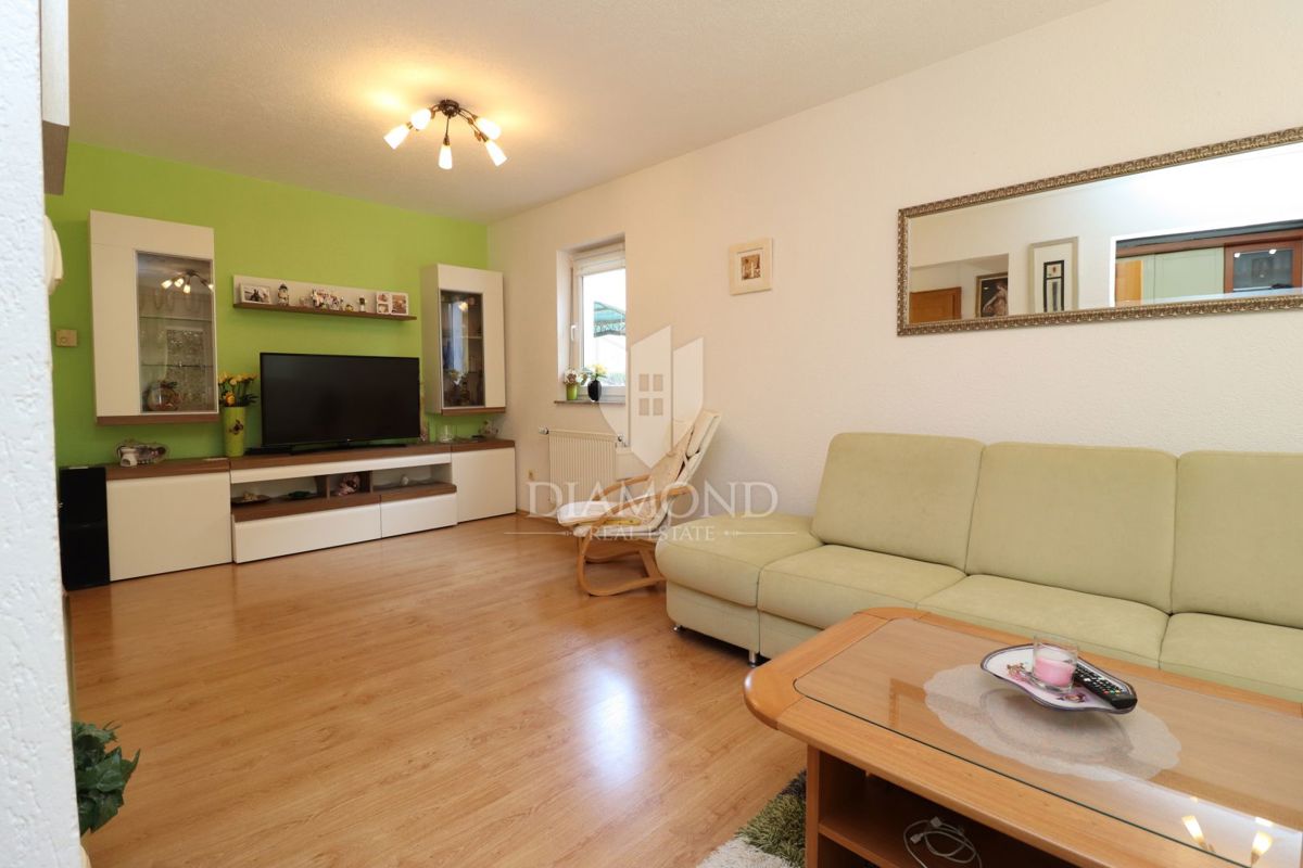 Parenzo, casa di famiglia a schiera con taverna