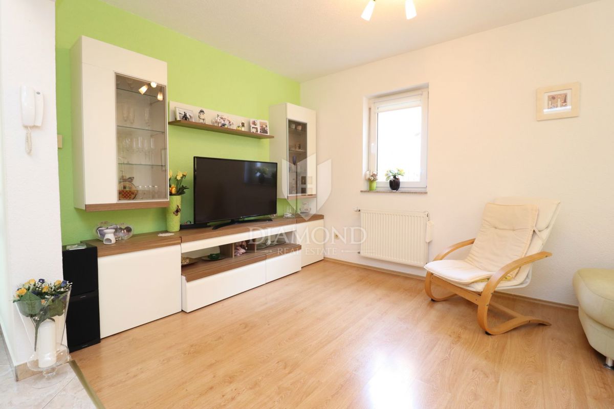 Parenzo, casa di famiglia a schiera con taverna