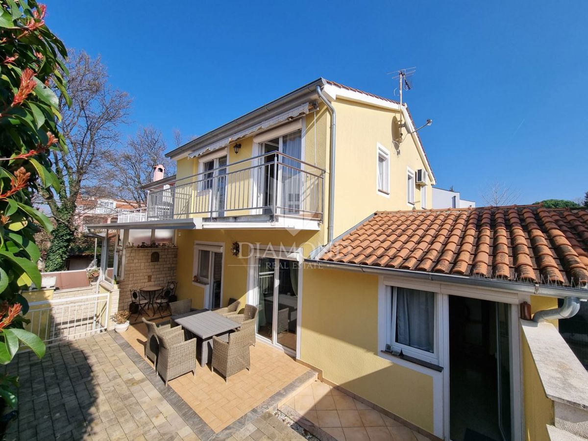 Parenzo, casa di famiglia a schiera con taverna