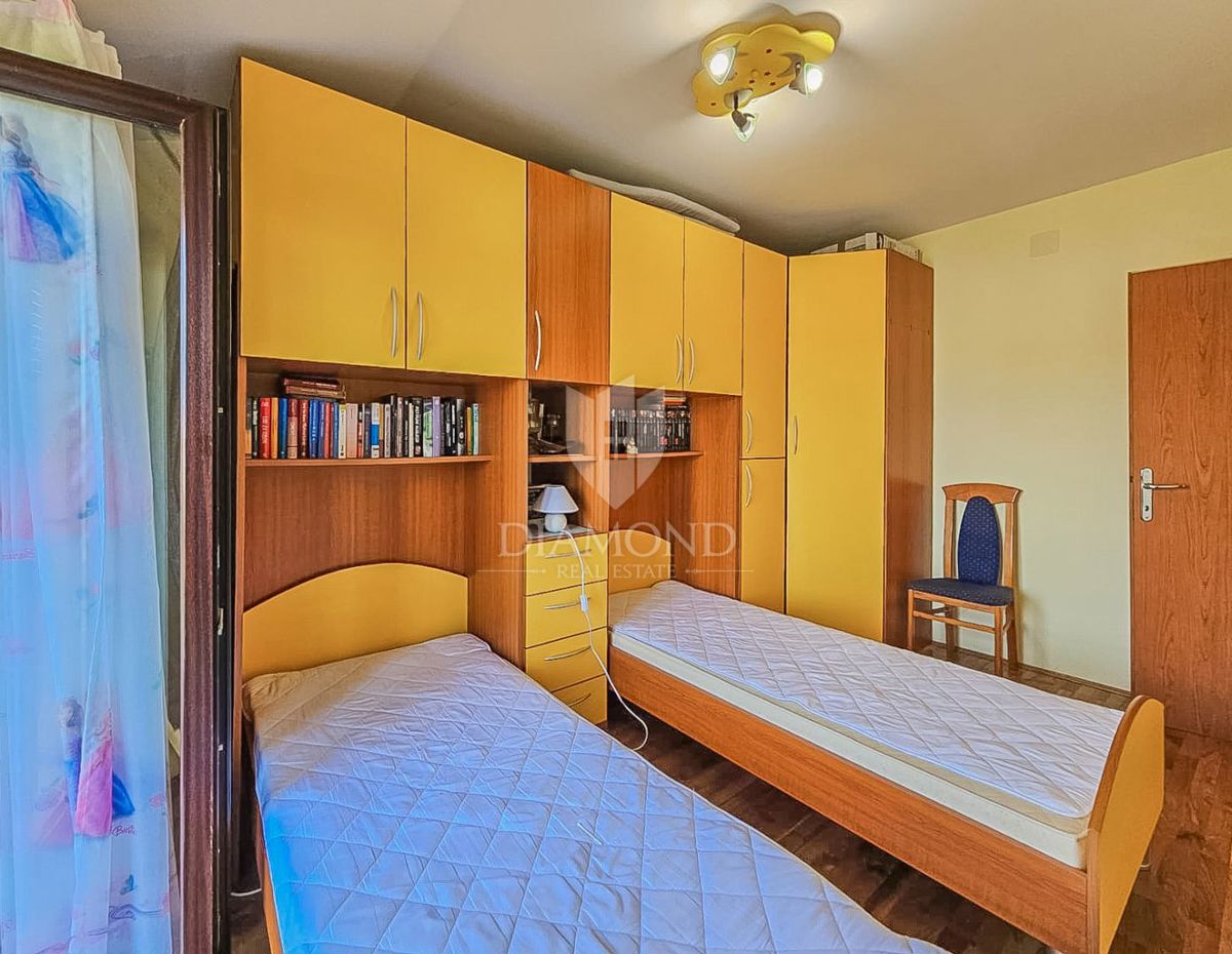 Novigrad, appartamento con vista mare a 200 metri dalla spiaggia!