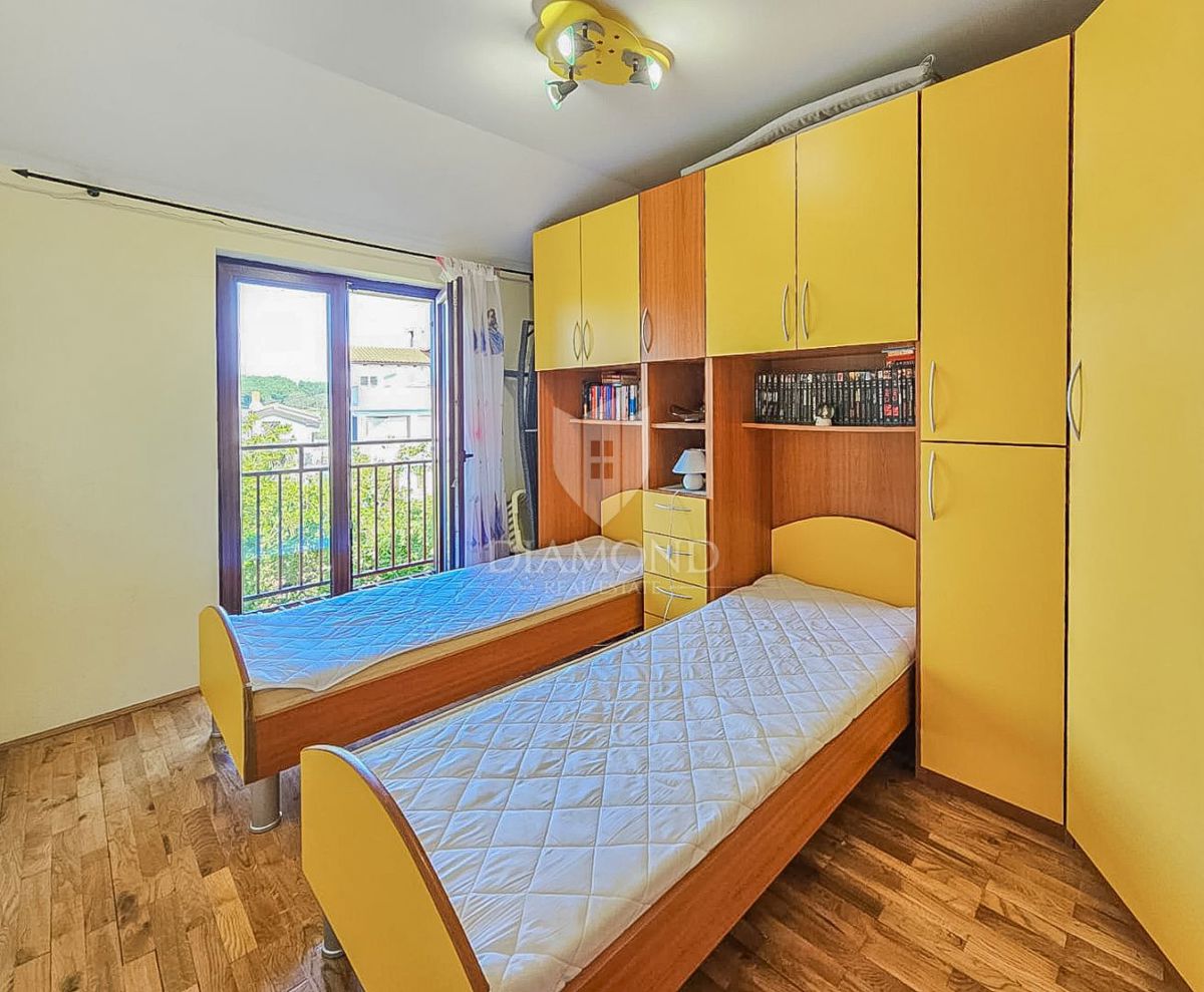 Novigrad, appartamento con vista mare a 200 metri dalla spiaggia!