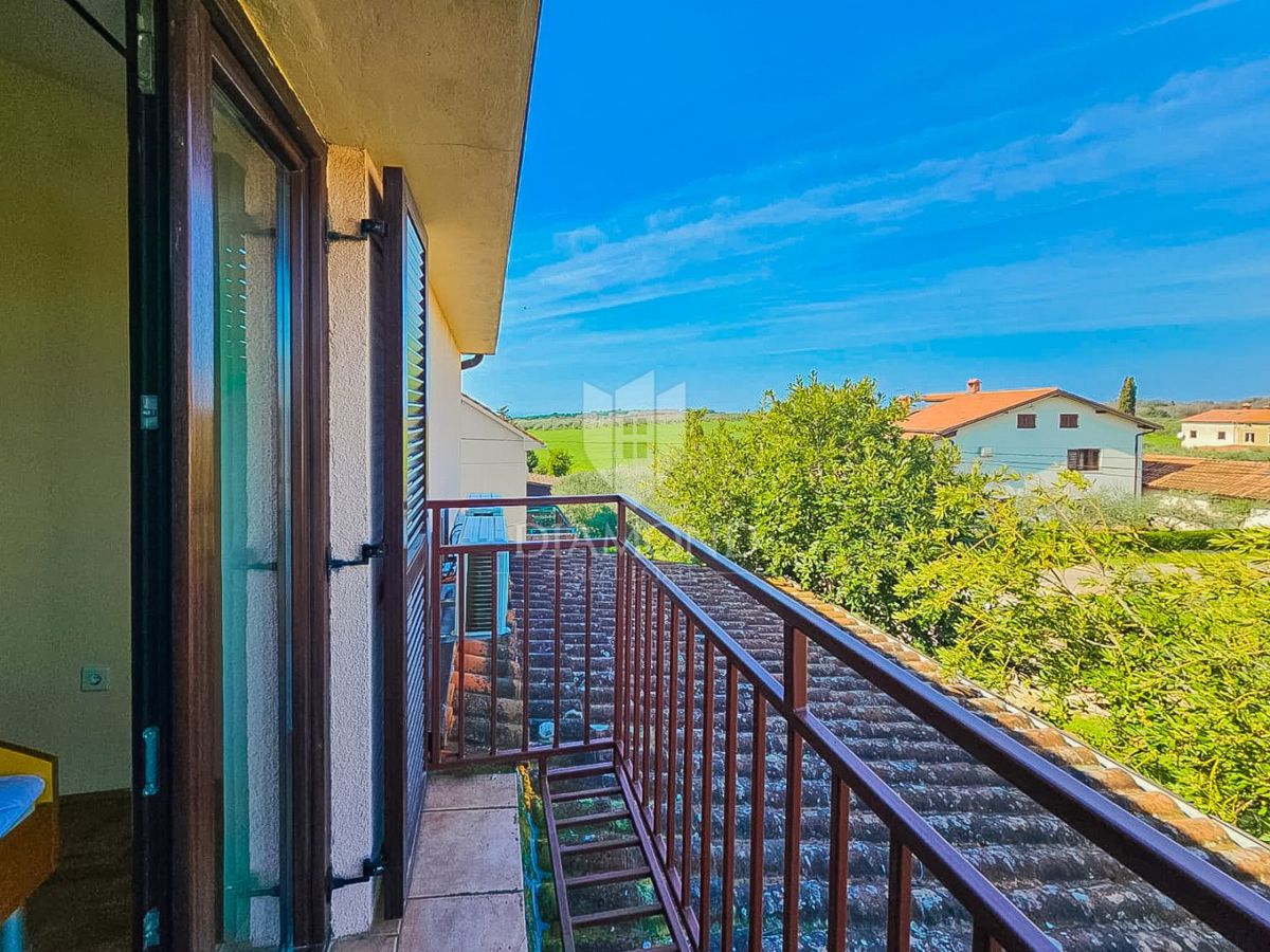 Novigrad, appartamento con vista mare a 200 metri dalla spiaggia!