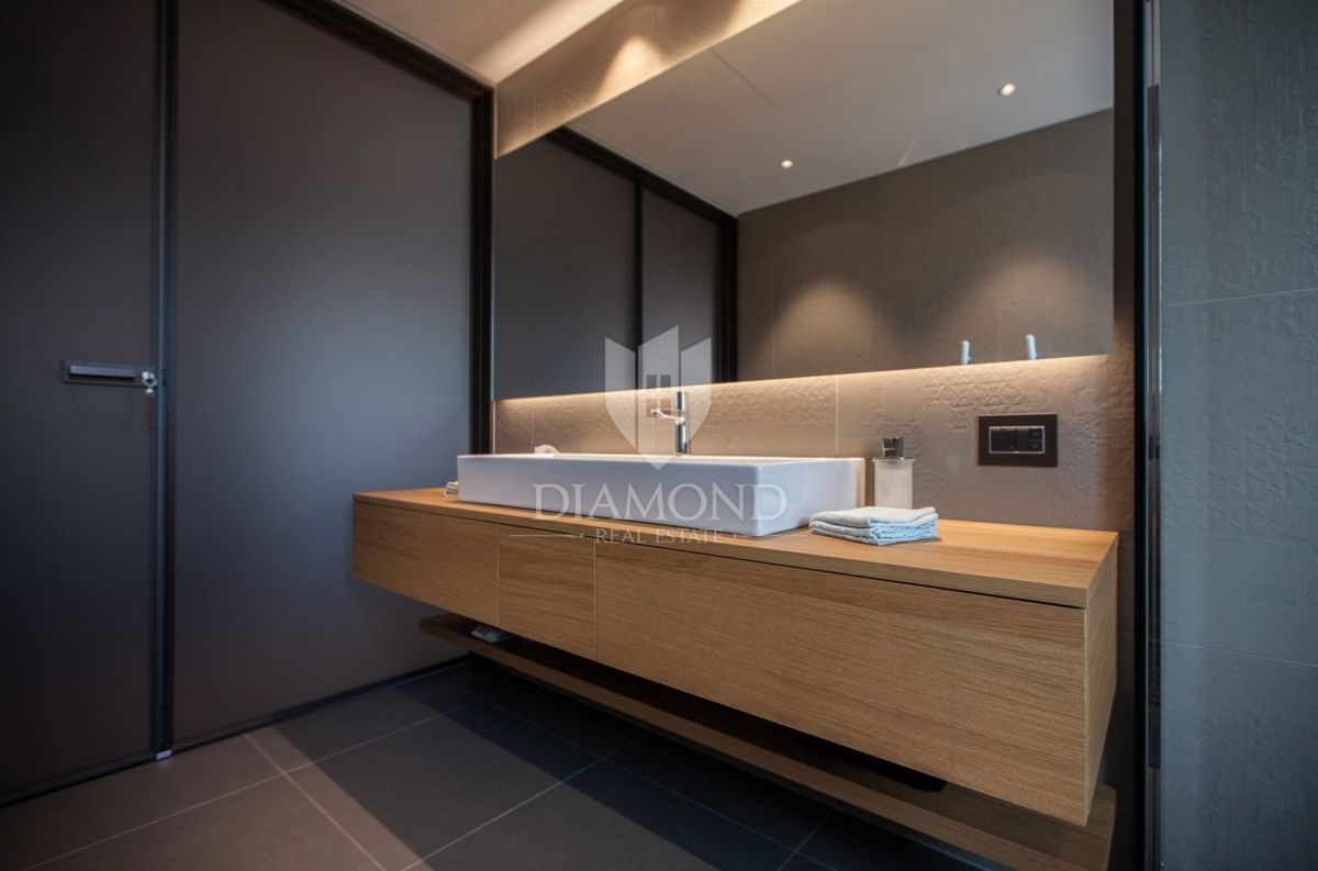 Cittanova, moderno appartamento di 100m2 con una splendida vista sul mare!