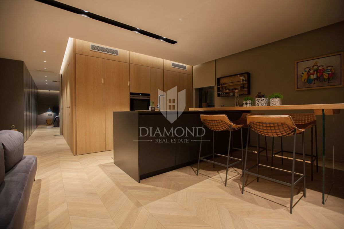 Cittanova, moderno appartamento di 100m2 con una splendida vista sul mare!