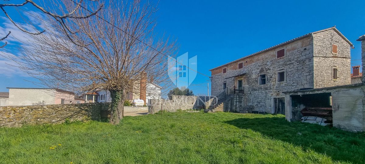 Svetvinčenat, spaziosa casa in pietra pronta a risplendere di nuovo