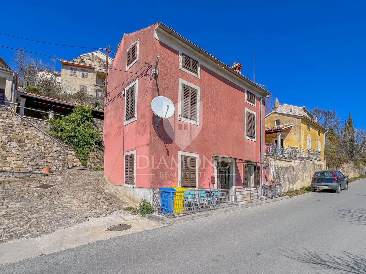 Montona, casa indipendente con vista aperta