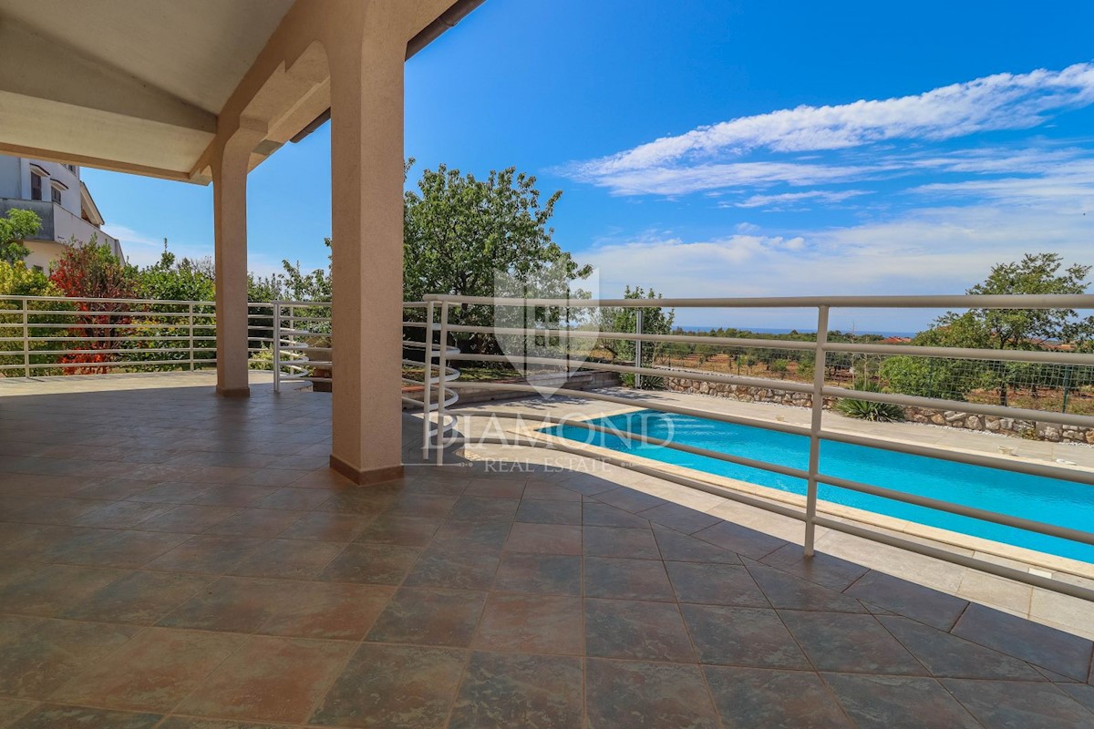 Rovigno, dintorni, casa con piscina e vista mare